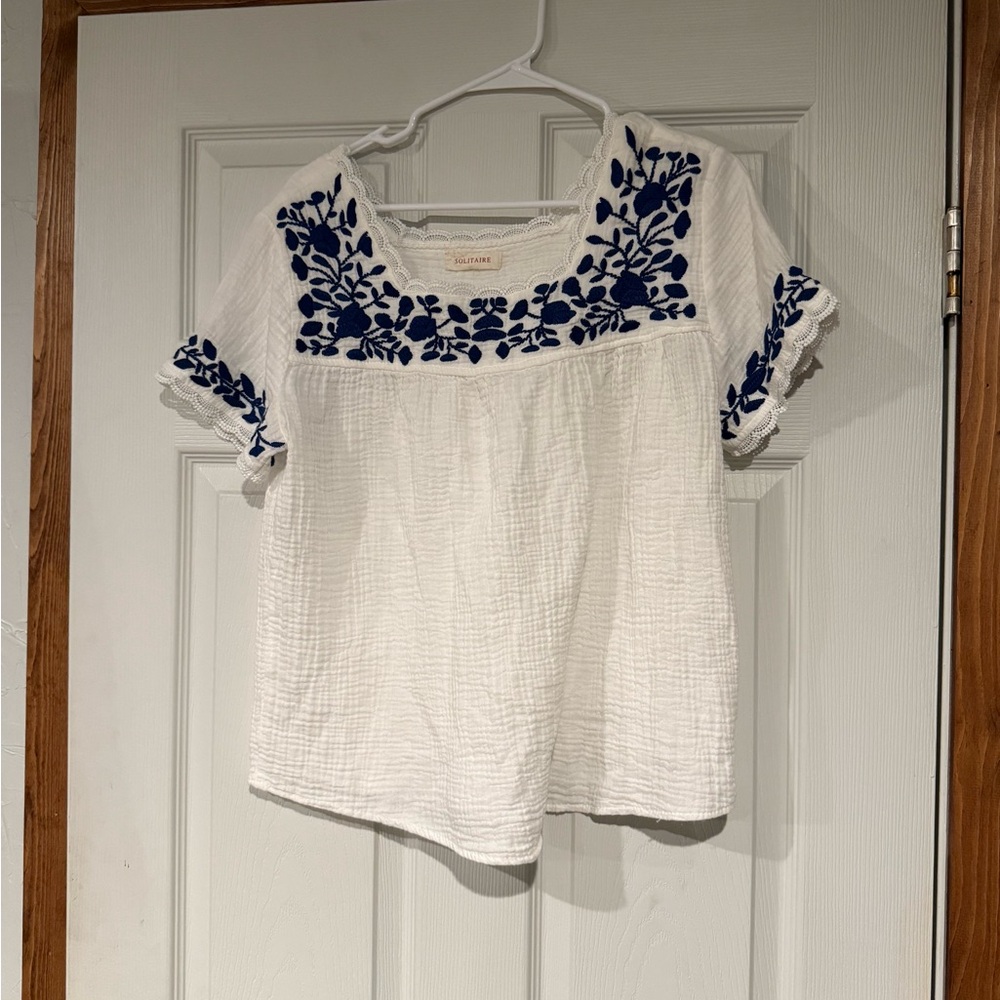 Embroidered Floral Gauze Top